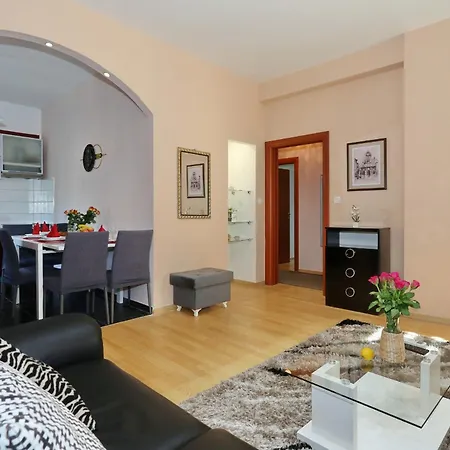 Ksenija Apartman *