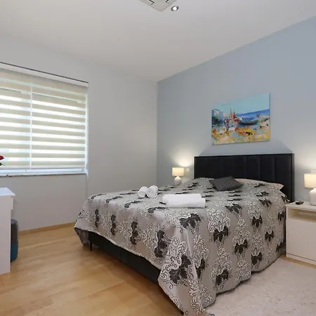 Ksenija Apartamento *